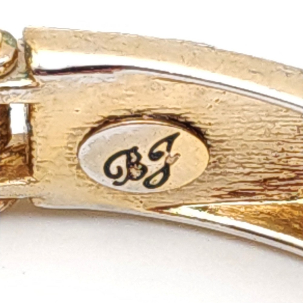 Betsey Johnson First Date Black Enamel Red Lips Hinged Bangle Bracelet 7.5in - Picture 4 of 6